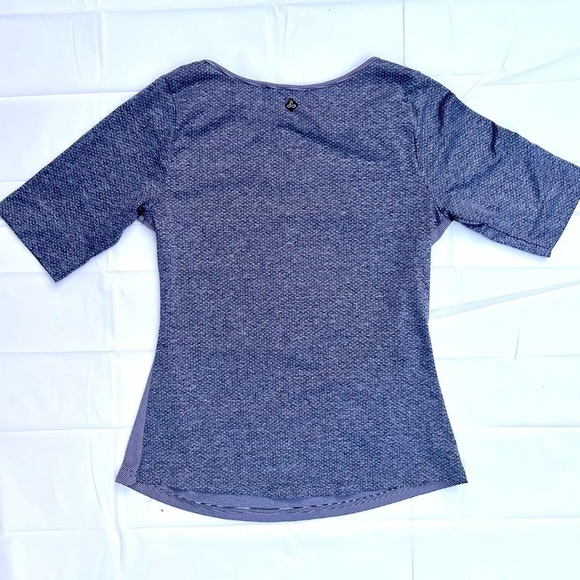 Prana women's blue white striped print stretch short-sleeved t-shirt Sz S - Picture 4 of 5
